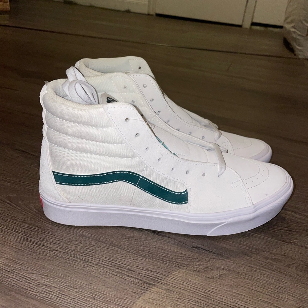 White sk8-hi Vans with green stripe - men’s 9.5 women’s 11